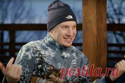 Популярный комик высмеял заголовки СМИ о себе и Волочковой. Популярный российский блогер и пародист Илья Шабельников, более известный как Satyr, высмеял заголовки СМИ о себе и известной балерине Анастасии Волочковой. «Пародист Satyr Джарахов расстянул Анастасию Волочкову», — озвучил Шабельников самый глупый заголовок СМИ после выхода шоу «КликКлак» с участием балерины.