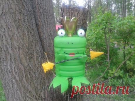 Лягушка из пластиковых бутылок своими руками: пошаговая инструкция с фото