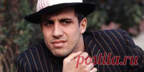 Adriano Celentano - Исполнители - Дорожное радио — слушать радио онлайн бесплатно
