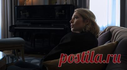 «Врагов и проблем стало ещё больше»: в онлайн-прокат вышел второй сезон сериала «Золотое дно». 4 декабря зрители увидели две первые серии второго сезона сериала «Золотое дно» с Юлией Снигирь и Алексеем Гуськовым в главных ролях. Сценарий написали Сергей и Дмитрий Минаевы. Режиссёром стал Илья Ермолов. В продолжении популярного сериала герои сталкиваются с новыми проблемами — строительная компания, долями в которой они владеют, оказывается на грани разорения из-за хаотичного менеджмента и…