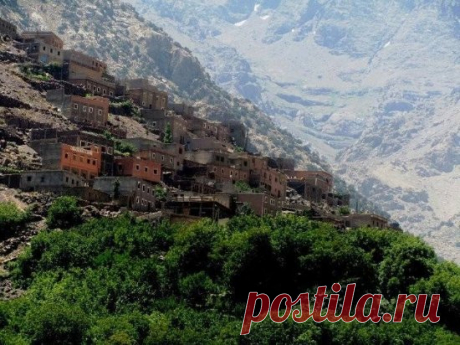 Get back to nature on a hike of the amazing Ourika Valley and get magnificent views of the Atlas Mountains, stunning waterfalls and Berber villages along the way.

https://sunnyexcursion.com/package/3-valley-tour-atlas-mountains/