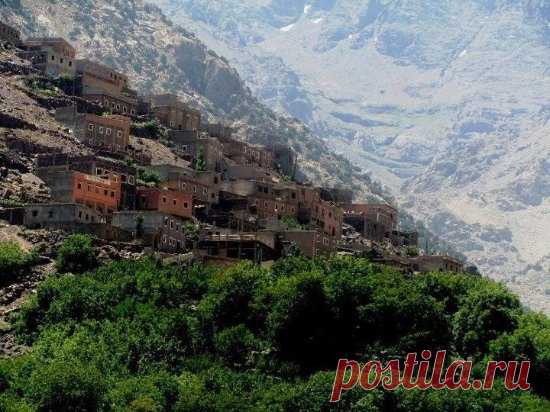 Get back to nature on a hike of the amazing Ourika Valley and get magnificent views of the Atlas Mountains, stunning waterfalls and Berber villages along the way.

https://sunnyexcursion.com/package/3-valley-tour-atlas-mountains/