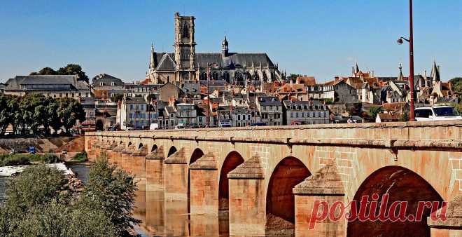 Невер- город паломников и соборов