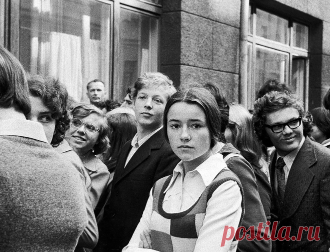 Почему российское общество деградирует, а советское развивалось: 1 простая причина | Мадам Хельга | Дзен