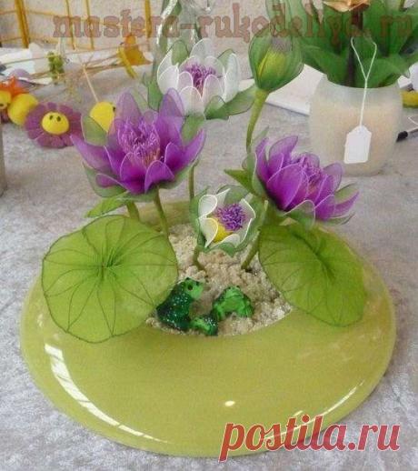 Водяная лилия из капроновых колготок