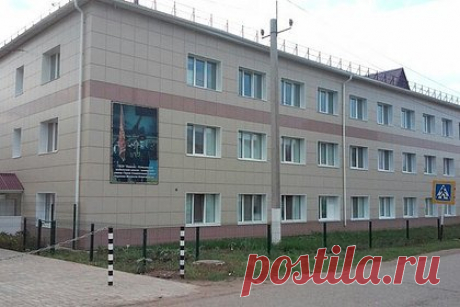 Воспитатели российской кадетской школы избили учеников за ночной побег из палаты. В Камско-Устьинском районе Татарстана ночные воспитатели кадетской школы избили учеников за побег из палаты после отбоя. Подростки заявили, что услышали шум за окном и решили узнать, в чем дело. Воспитатели, заставшие кадетов на улице, начали оскорблять воспитанников, применяя физическую силу.