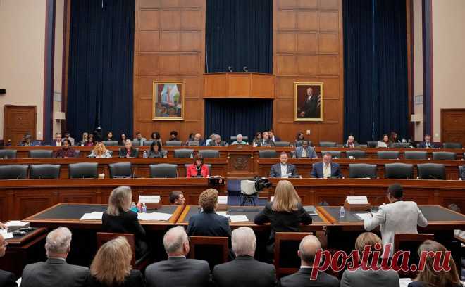 Конгрессмены США призвали уволить ректора MIT за антисемитизм в вузе. В Гарвардском, Пенсильванском и Массачусетском технологическом институте проходили пропалестинские акции, конгрессмены обвинили в этих «вспышках антисемитизма» ректоров и призвали отстранить их от должностей