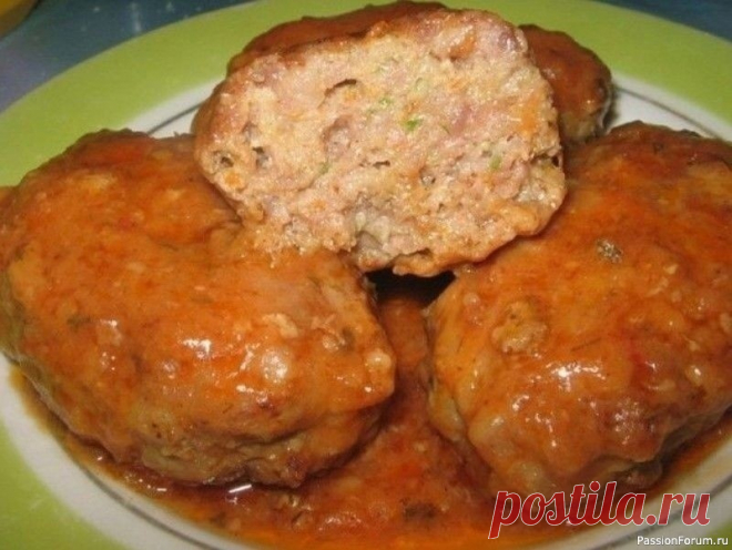 Ленивые голубчики Готовим, что бы сегодня наелись и на завтра чуть-чуть!🥕🥘🥬🍅🥚Ингредиенты:● Фарш-250 грамм,● капуста 250 грамм,● 0,5 стакана риса,● 1 луковица,● 1 морковь.,● 3 зубчика чеснока,● соль,● перец,● 1 яйцо.Приготовление:Капусту мелко порубить и ошпарить кипятком, рис отварить до полуготовности,...