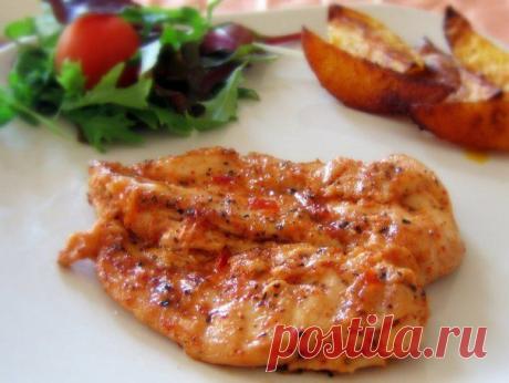 Запеченные куриные грудки со сливочным соусом / Изысканные кулинарные рецепты