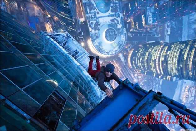 ВІКНА - Прапор України на московській висотці вивісив український руфер. ФОТО+ВІДЕО