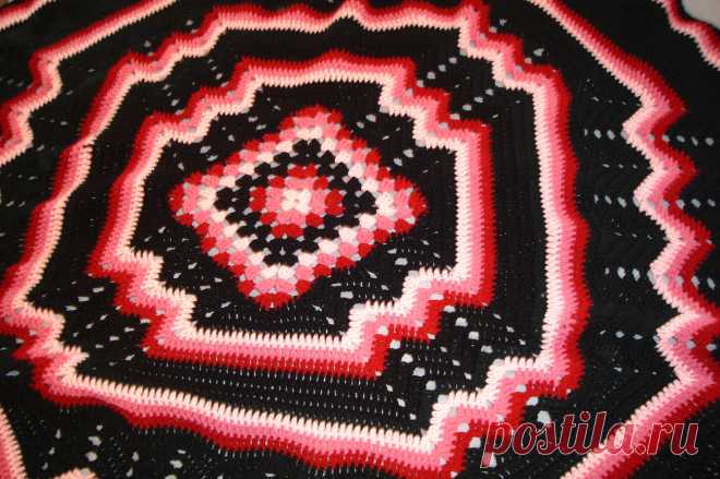 Crocheted king size afghan/bedspread multi pink/black granny/ripple   Christmas Holiday sale on Crocheted king size afghan/bedspread multi pink/blackAcirc  or colors of your choice,This is a unique design in that it incorporates two vintage crochet patterns theAcirc  granny square and the ripple. Finished size i...