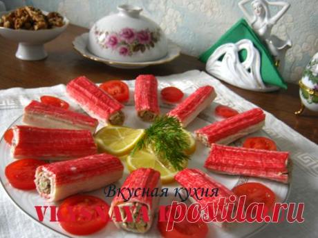 Рулетики из крабовых палочек начинки. Рулетики с крабовых палочек рецепт. Как приготовить фаршированные крабовые палочки. | Вкусная кухня