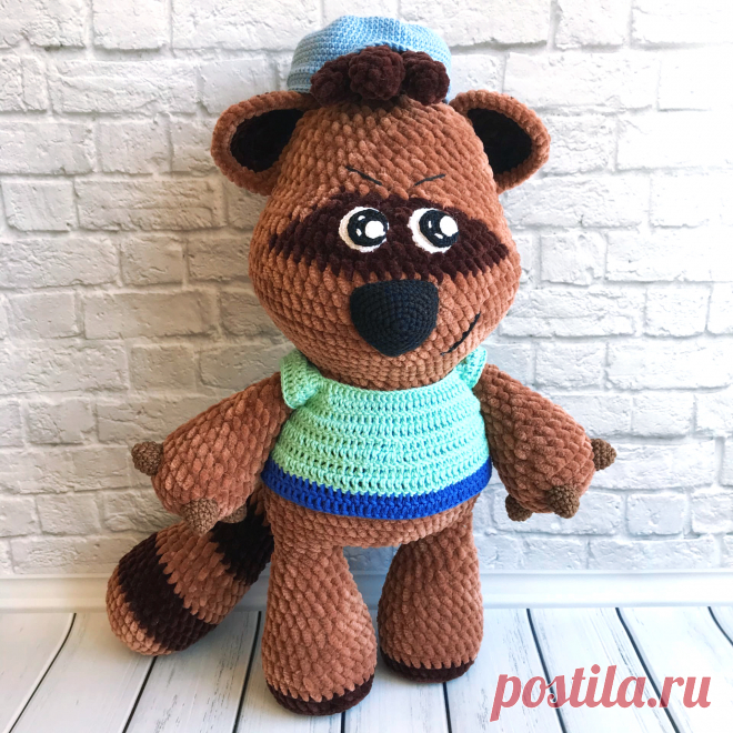 PDF Енот Саня крючком. FREE crochet pattern; Аmigurumi animal patterns. Амигуруми схемы и описания на русском. Вязаные игрушки и поделки своими руками #amimore - енот из Мимимишек, енотик из мультфильма Ми-ми-мишки.