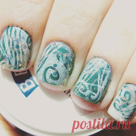 Морской  маникюр для #лаковторник #sailorлаковторник , призы раздает @profmixru 😊 
#лакоманьяк #лак #ноготки #ногтилук #ногти