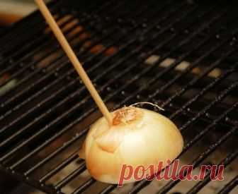 16 крутых лайфхаков, которые здорово упростят вашу жизнь! Нас окружает множество вещей, но мы даже не представляем, насколько они могут оказаться полезными в быту. Мы знаем, как облегчить жизнь при помощи подручных предметов. Лайфхаки упрощенной жизни Используйте половину луковицы для чистки гриля...