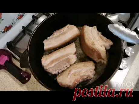 Грудинка красивая и вкусная.И на праздничный стол тоже можно.
