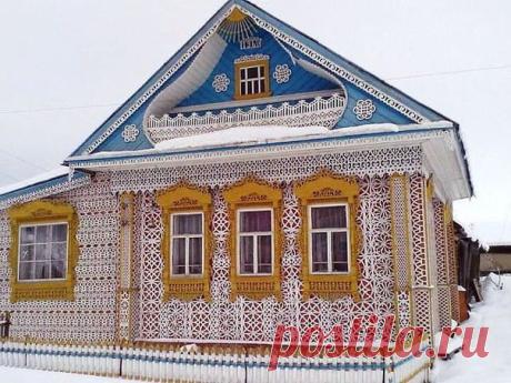 Красивый дом! И золотые руки у мастера.