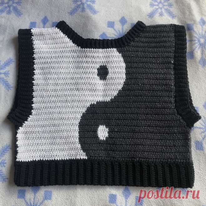 custom crochet yin yang sweater vest for @sunny_reys... - $87 - Sold by @spoolsonparade ☯️☀️