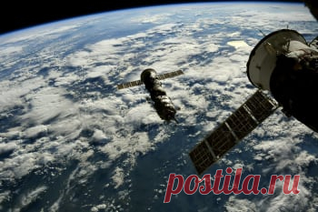 How Earth's Magnetic Field Twists and Buckles During Solar Storms