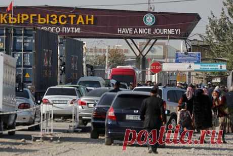 Таджикистан и Киргизия решили разблокировать общие дороги в зоне конфликта. Душанбе и Бишкек решили разблокировать общие дорогие в зоне конфликта, передает пресс-центр председателя Согдийской области Таджикистана. Помимо этого, также сообщается о месте проведения совместного заседания рабочих групп, на котором стороны решили разрешить пересечение границы.