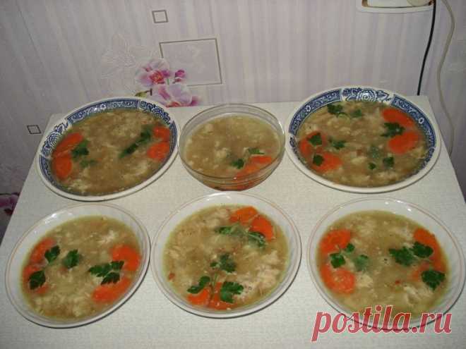 Новогодний рецепт — Холодец 


Поделюсь своим опытом приготовления вкусного холодца, наша семья любит это блюдо, на Новый год, конечно, холодец всегда на столе. Трудностей минимум, а результат отличный. Понятно, что каждая хозяй…