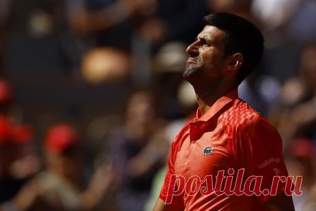 Джокович ответил на критику после политического заявления на «Ролан Гаррос». Сербский теннисист Новак Джокович ответил на критику из-за политического заявления на «Ролан Гаррос». «У Коби Брайанта была отличная цитата: "Ненавистники — это хорошая проблема. Никто не ненавидит хороших. Они ненавидят великих», — заявил Новак. Ранее после победы в 1-м круге турнира он поддержал косовских сербов.