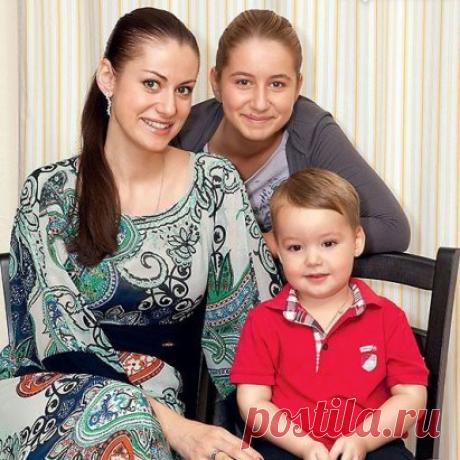 Анна Ковальчук со своими детками