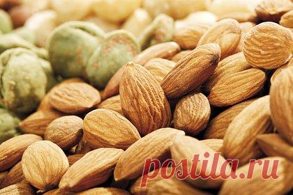 В Боливии нашли тонну пропитанного кокаином миндаля