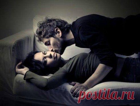 Чем настоящие мужчины отличаются от обычных? От обычных голова болит! А от настоящих - кружится!