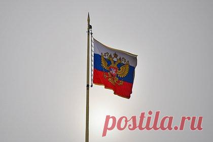 На обновленный герб на сайте Кремля вернули православные кресты