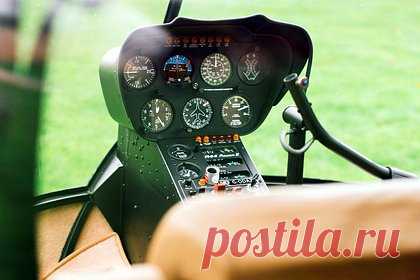 Стала известна судьба находившихся на борту вертолета Robinson россиян. Люди, находившиеся на борту вертолета Robinson R-44, который пропал с радаров в Сахалинской области, живы. Один из них эвакуирован. Ранее стало известно, что воздушное судно обнаружили — оно совершило аварийную посадку. Вертолет пропал с радаров в российском регионе утром 17 февраля северо-восточнее горы Красная.