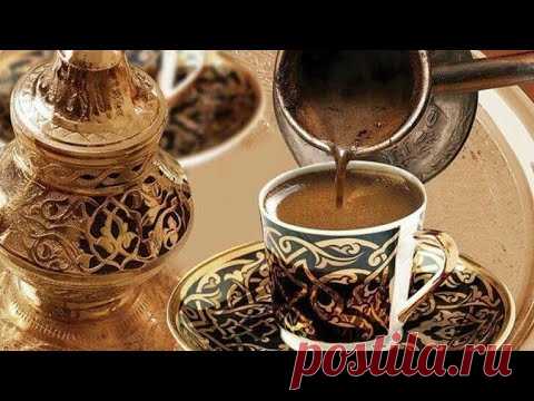 Турчанка готовит турецкий кофе/Кофе с пенкой/Кофе в турке/Самый простой способ/Турция/Стамбул/
