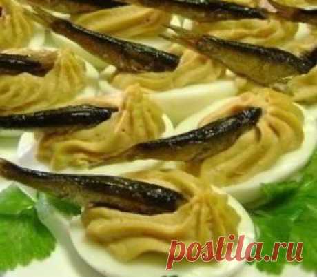 РЕЦЕПТЫ » Шпротинки в яйце