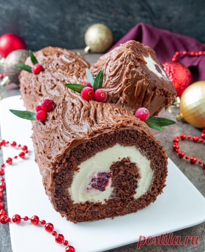 “Рождественское полено” с маскарпоне и вишней на Вкусном Блоге Новый рецепт “Рождественского полена”.