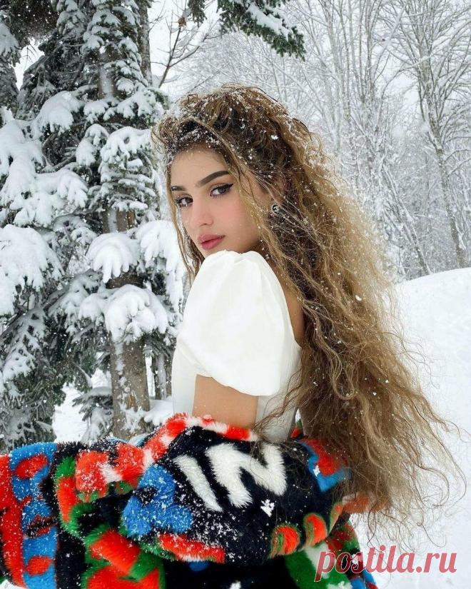 Чем теперь занимается королева ТикТока — красивая таджичка Дина Саева