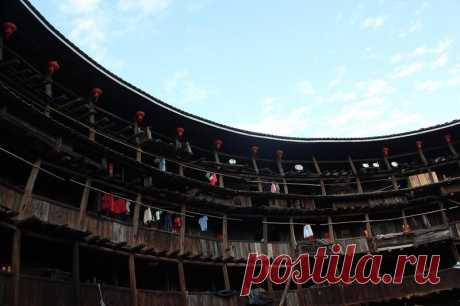 Один мой день
Тулоу (Китай Провинция Фуцзянь)