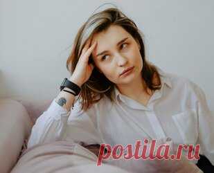 Жестко, но честно: что мужчины говорят о женщинах, уставших от жизни Каждой женщине знакомо чувство усталости от всего вокруг. К такому состоянию дама приходит постепенно, заполняя себя отрицательными эмоциями, бесконечными заботами. Уставшая от жизни женщина не способна радоваться жизни и получать позитивные впечатления. Каждый новый день для нее — каторга, опостылевшие обязанности и надоевшая рутина. По сути, она добровольно ограничивает себя рамками дом-работа, лишая се...
