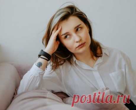 Жестко, но честно: что мужчины говорят о женщинах, уставших от жизни Каждой женщине знакомо чувство усталости от всего вокруг. К такому состоянию дама приходит постепенно, заполняя себя отрицательными эмоциями, бесконечными заботами. Уставшая от жизни женщина не способна радоваться жизни и получать позитивные впечатления. Каждый новый день для нее — каторга, опостылевшие обязанности и надоевшая рутина. По сути, она добровольно ограничивает себя рамками дом-работа, лишая се...