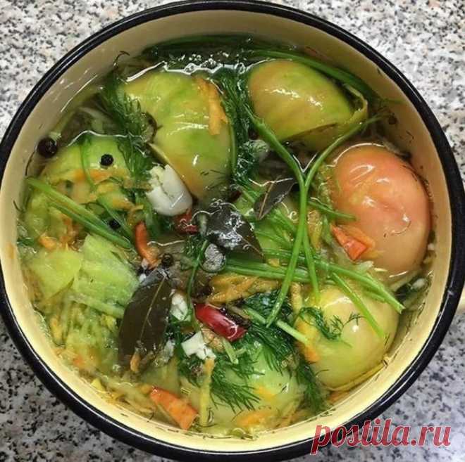 Photo by Море закаток 🍅🍆🥦🌽 on March 09, 2022. May be an image of food and indoor.