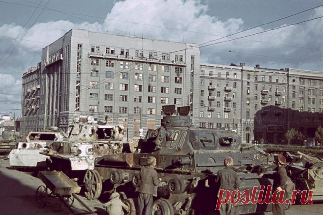 Оккупированный Харьков / Назад в СССР / Back in USSR