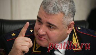 Очередная лазейка в законе позволяет штрафовать за использование радар-детекторов и видеорегистраторов В очередной раз мы имеем дело с правовой коллизией, где водитель может оказаться крайним в любой момент. Дело в том, что закон позволяет гаишникам штрафовать автовладельцев за использование мобильных камер, и «антирадаров»...