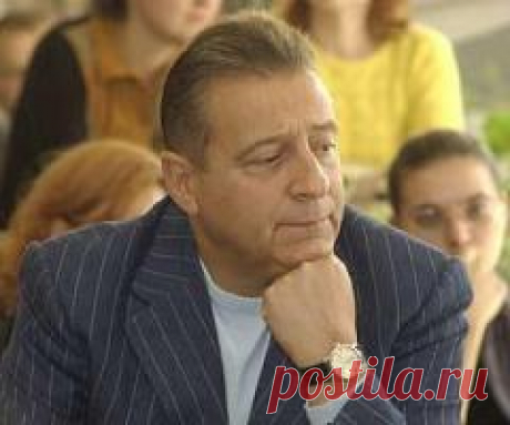Сегодня 01 декабря в 1945 году родился(ась) Геннадий Хазанов