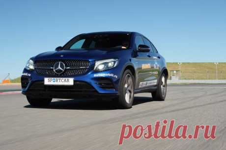 Не только для девочек: трек-тест Mercedes-AMG GLC 43 Coupe Mercedes-AMG GLC 43 Coupe стоит от 4 820 000 руб. Самый простой GLC 250 4Matic с турбомотором 2.0 мощностью 211 л.с. обойдётся в 3 690 000 руб. Ну а суперкроссовер AMG GLC 63 доступен в базовом вариан...