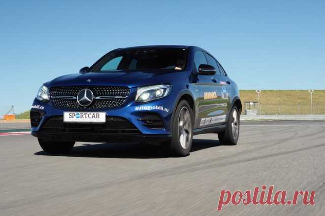 Не только для девочек: трек-тест Mercedes-AMG GLC 43 Coupe Mercedes-AMG GLC 43 Coupe стоит от 4 820 000 руб. Самый простой GLC 250 4Matic с турбомотором 2.0 мощностью 211 л.с. обойдётся в 3 690 000 руб. Ну а суперкроссовер AMG GLC 63 доступен в базовом вариан...
