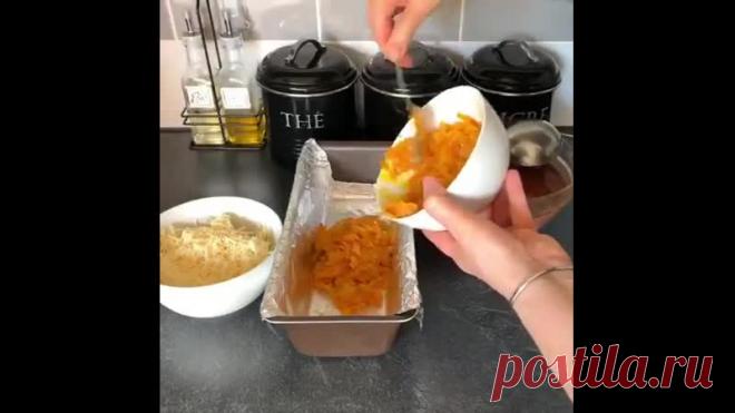 Печень По-Царски.

Нам понадобится:
-600-700 г печени (куриной или говяжьей)
-1 ст.л кукурузного крахмала.
-1 яйцо
-100 мл молока -соль, специи (по вкусу)
-1 луковица (большая)
-2 моркови -2 ст.л. раст.масла для жарки лука с морковью. -150-200 г тёртого сыра (твёрдых сортов)