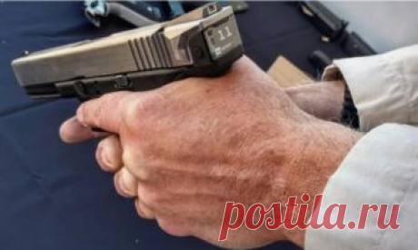 Glock-17 теперь со счетчиком боеприпасов и приложением для смартфона На оружейной выставке Shot Show в Лас-Вегасе, компанией Glock Inc. был представлен одноименный пистолет Glock-17 с новым затвором Smart Slide с дисплеем и счётчиком боеприпасовВ результате, доработанное оружие может показывать, имеется ли патрон в патроннике, находится ли магазин в рукоятке и число...