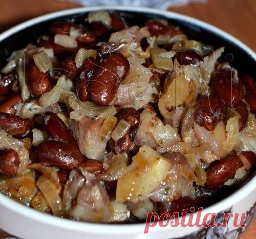 Салат с копченой скумбрией и фасолью / Простые рецепты