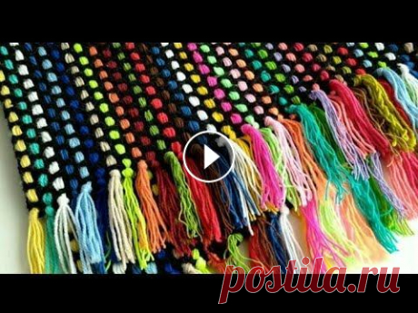 КОВРИК из остатков пряжи крючком. Вы можете использавать остатки пряжи связать красивый коврик ) Сперва вяжется филеиная сетка и потом продеваю в отверсти остатки пряж . Можно придумав...