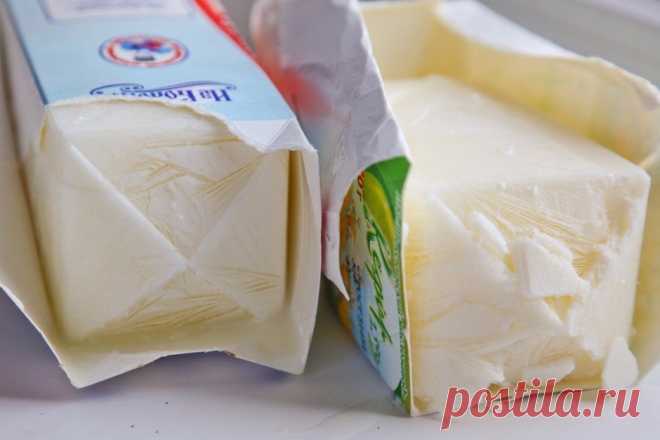 Домашний крем-чиз. Не знаете как просто приготовить сыр из кефира?! Теперь знаете! Обязательно попробуйте!
на 100грамм - 51 ккалБ/Ж/У - 3.4/2/4.7

Ингредиенты:
Кефир - 1500 г

Приготовление:
Прямо в коробках отправить кефир в морозилку не менее, чем на 12 часов. Когда содержимое коробок станет полностью твердым, извлечь из коробок. Поместить на свернутую в несколько слоев марлю над какой-нибудь емкостью. Оставить таять (не менее, чем на 12 часов). Чем дольше масса находитс...