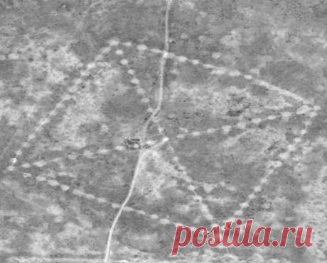 Таинственные древние геоглифы обнаружены в Казахстане, ученые считают, что их возраст составляет около 6000 лет, но кто именно их сделал и с какой целью - не известно.